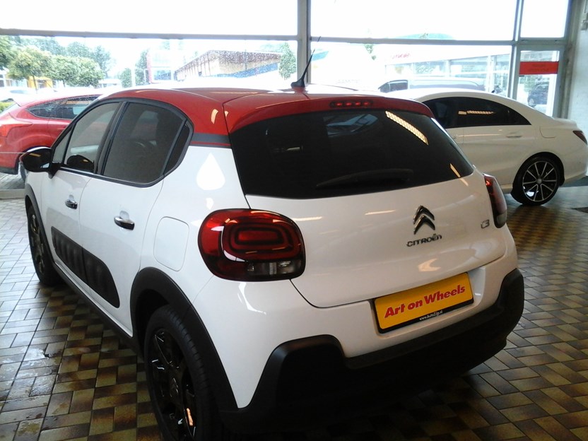 Nieuwe Citroen C3 nadat deze geblindeerd is met 20% windofilm
