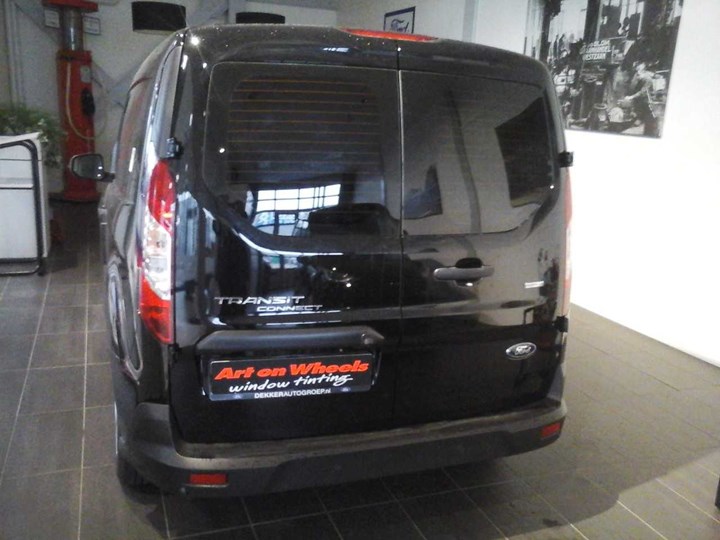 Ford Connect 2019 achterruiten geblindeerd met raamfolie tegen inkijk