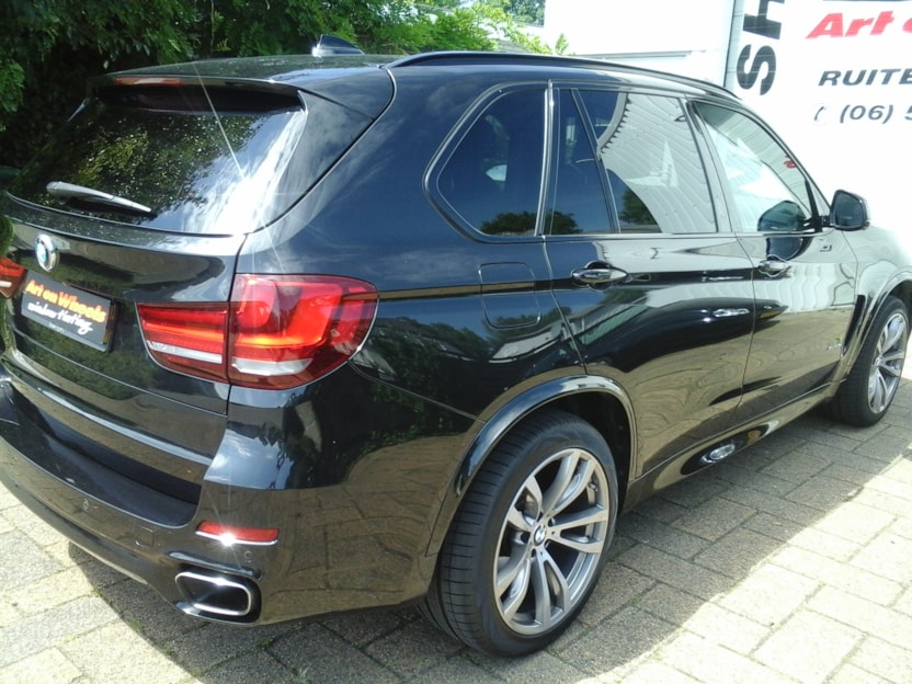 BMW X5 raamfolie gemonteerd door Art on Wheels  99% UV werend