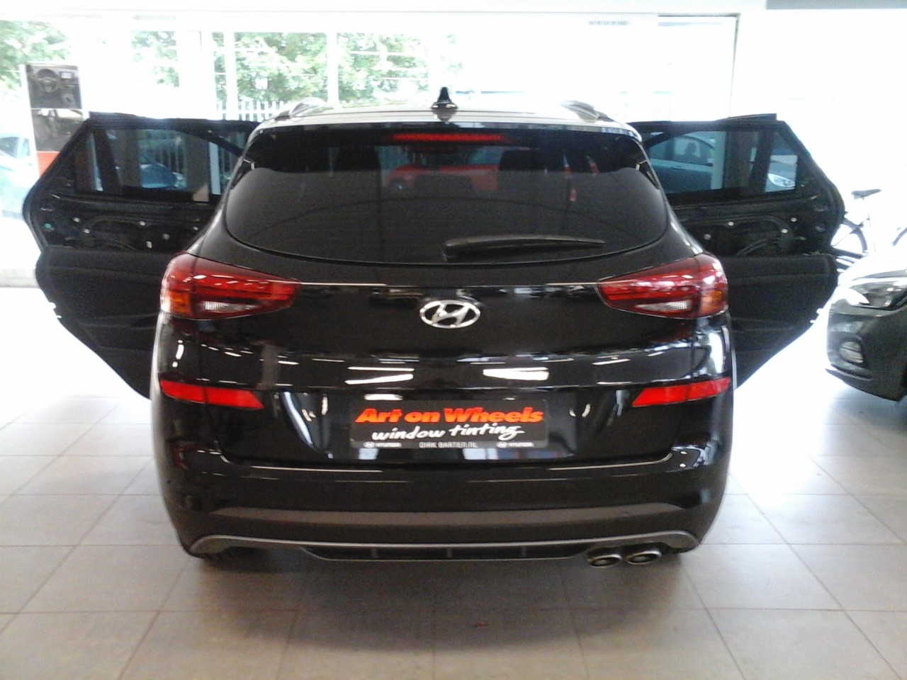 Hyundai SUV lekker koel op vakantie met geblindeerde ramen!