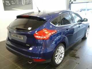 Nieuwe Ford Focus geblindeerd met glasfolie