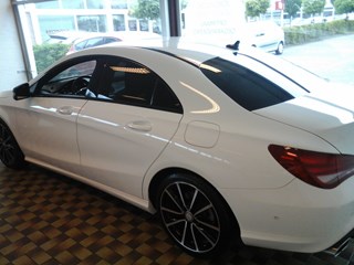 Mercedes A-klasse voorzien van zonwerende ruitfolie